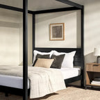 Cama Queen con dosel minimalista de pino negro/natural, 2 personas